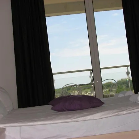 Lägenhet Two-bedroom Donika *