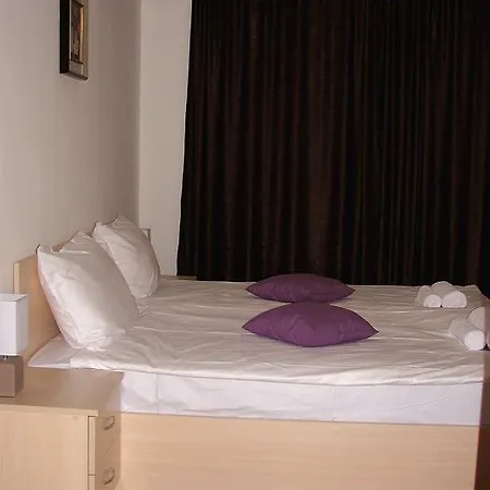 Lägenhet Two-bedroom Donika