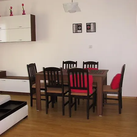 Lägenhet Two-bedroom Donika